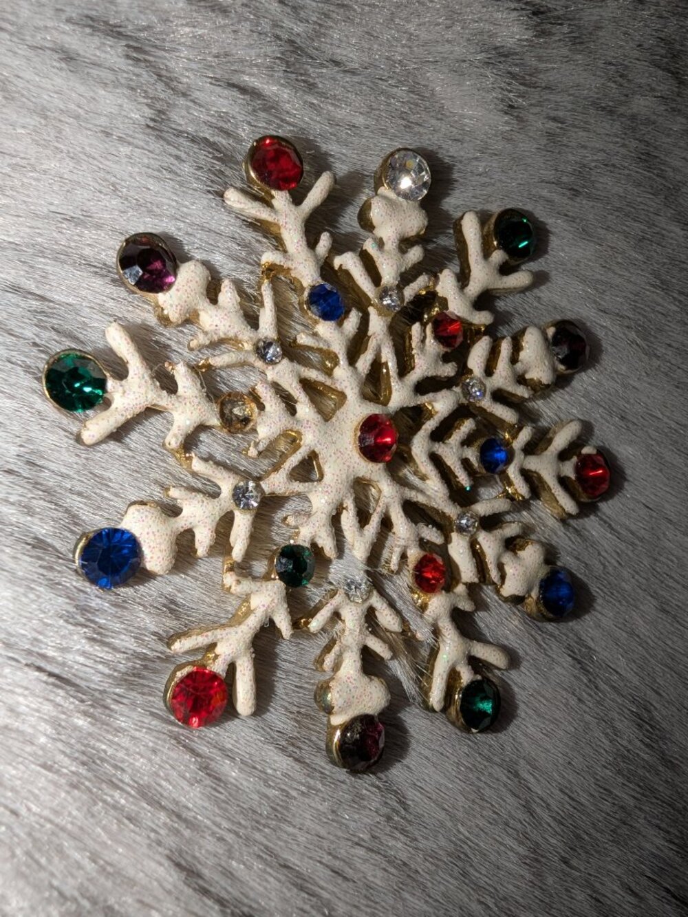 Snowflake Rhinestone Pin 7625 - Picture 2 of 3